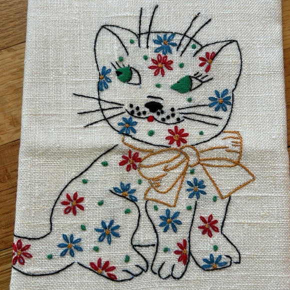 Vintage Hand Embroidered Cat & Dog Tea Towels - Picture 6 of 11